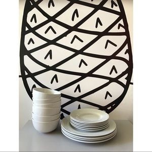 Dinnerware Set